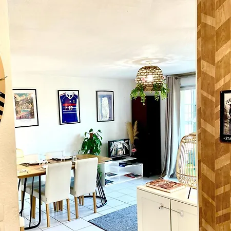 Bel Appart Avec 2 Chambres - Parking Et Clim - Metro Argoulets *