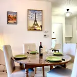 Apartamento Bel T3 De 60m2 Avec Parking, Terrasse, Proche Du Métro Et Du Périph *