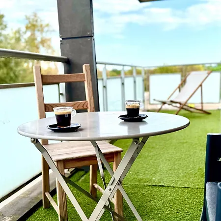 Bel Appart Avec 2 Chambres - Parking Et Clim - Metro Argoulets *