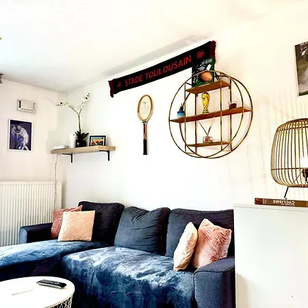 Bel Appart Avec 2 Chambres - Parking Et Clim - Metro Argoulets