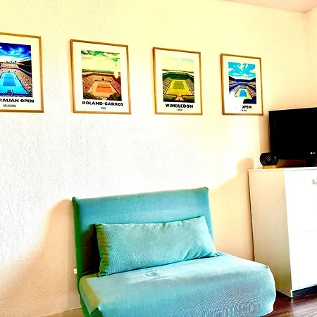 Bel T3 De 60m2 Avec Parking, Terrasse, Proche Du Métro Et Du Périph Appartement *